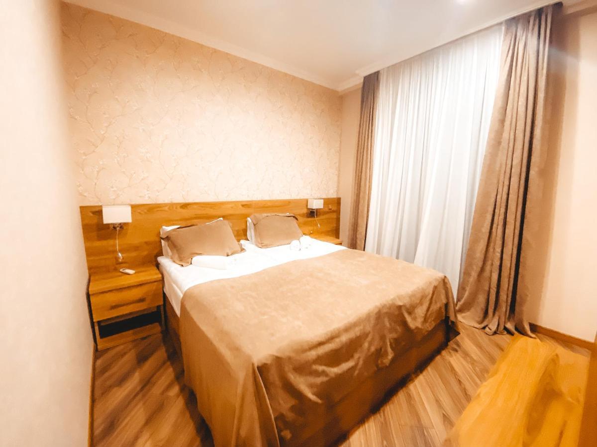 Sunset Tbilisi Luxury Aparthotel ภายนอก รูปภาพ