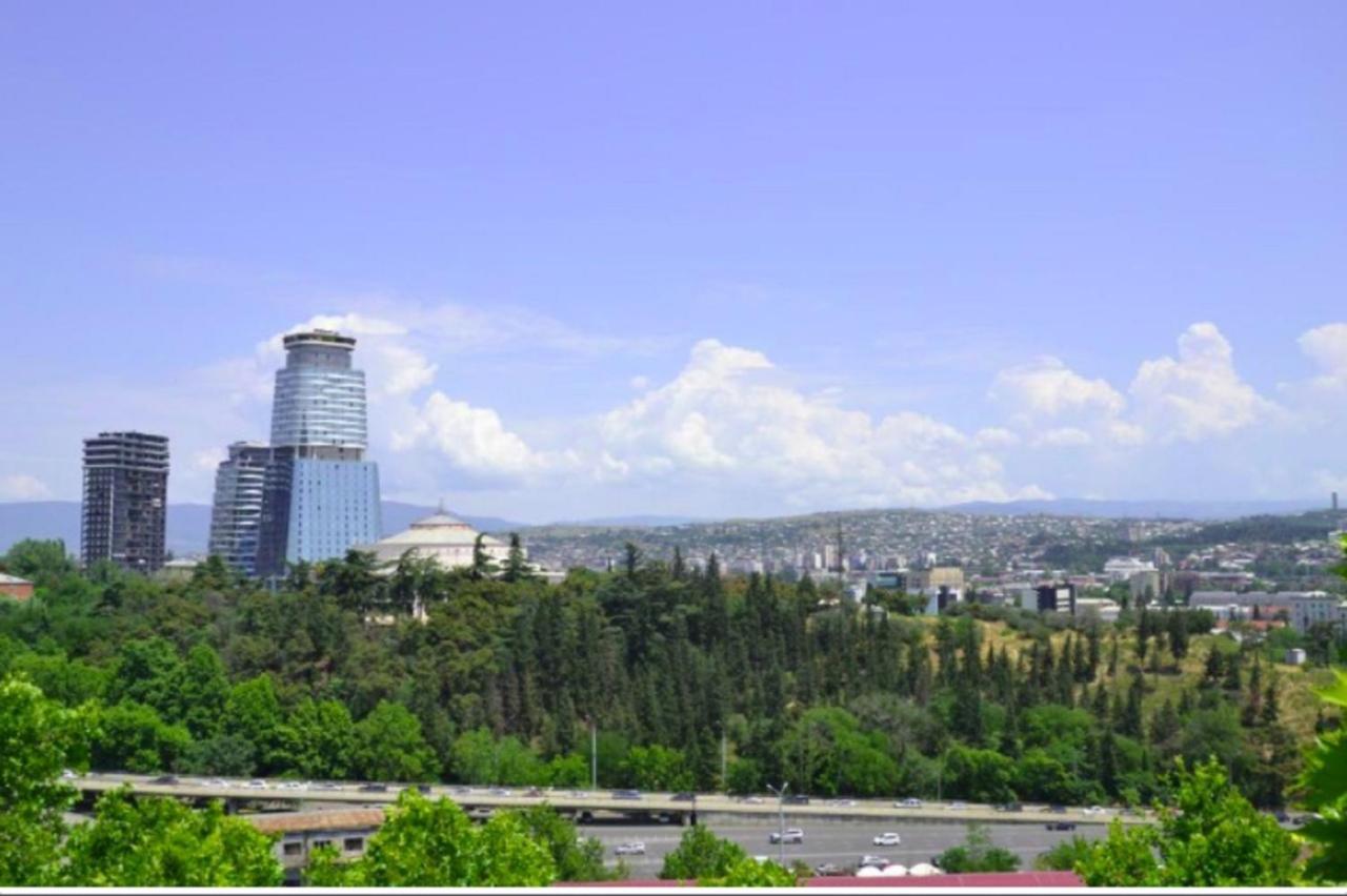 Sunset Tbilisi Luxury Aparthotel ภายนอก รูปภาพ
