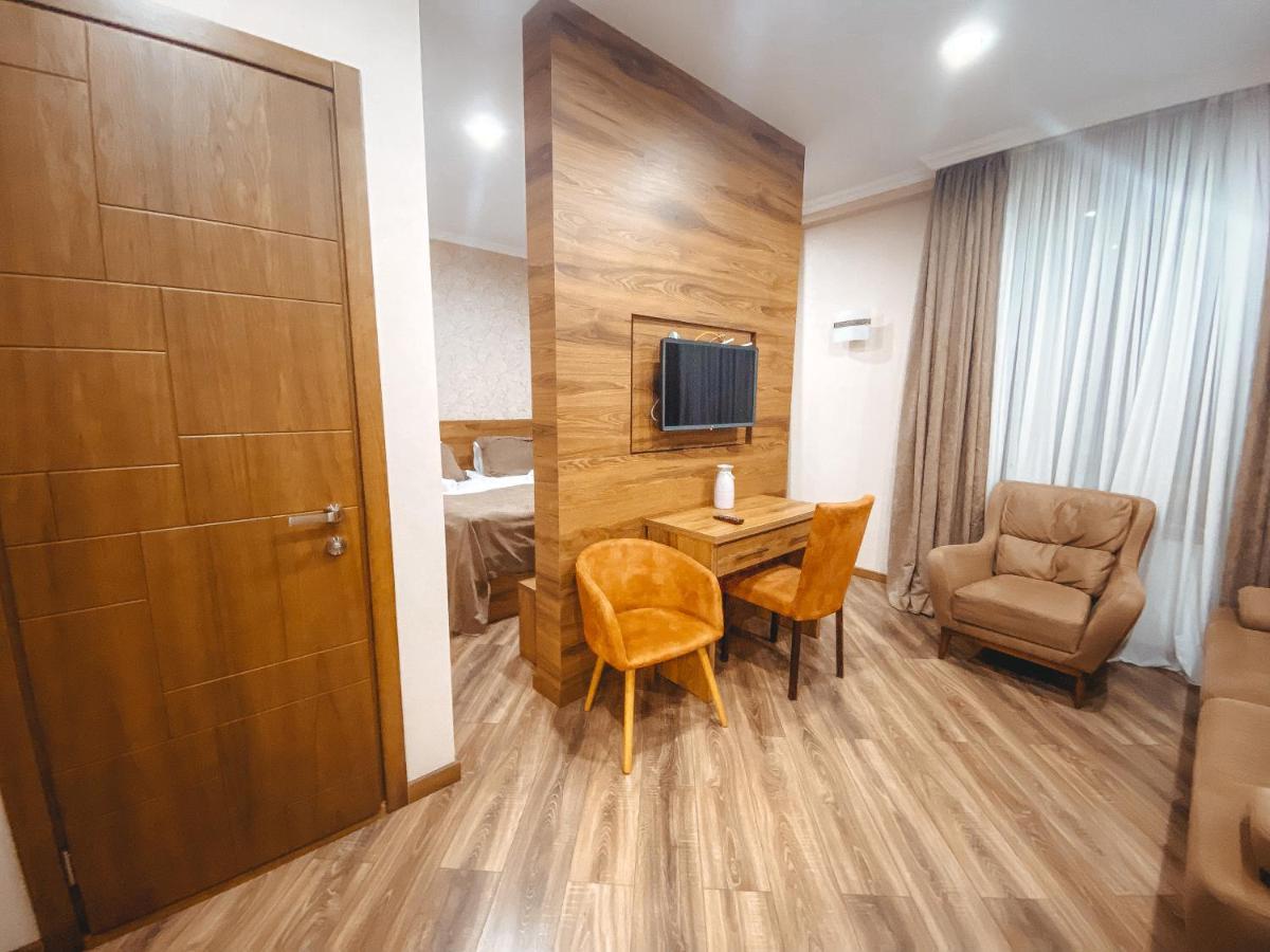 Sunset Tbilisi Luxury Aparthotel ภายนอก รูปภาพ